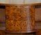Mesa para libros de madera nudosa de nogal con alacenas y llave, Imagen 4