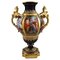 Vaso colossale in porcellana con motivi classicisti, Immagine 1