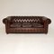 Divano Chesterfield antico in pelle, Immagine 1