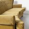 Grünes geschwungenes Sofa aus den Siebzigern 10