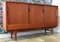 Credenza alta in teak con mobile bar e ante scorrevoli, Immagine 1