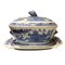 Antique Chinese Yongzheng Qianlong Porcelain Soup Tureen Set, 18th-Century, Set of 3, Image 1