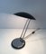Lampada da scrivania girevole in metallo cromato e laccato nero, Immagine 3