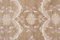 Verblassener türkischer Karapinar Teppich mit floralen Motiven 8