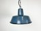 Lámpara colgante industrial pequeña esmaltada en azul, años 60, Imagen 1
