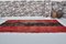 Moderner türkischer Kelim Teppich in Rot und Schwarz mit Pom Pom Detail 2