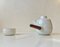Tetera y taza vintage de porcelana blanca y teca de Henning Koppel para Bing & Grondahl, años 60. Juego de 2, Imagen 3