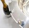 Sacador de cubeta de hielo con placa de plata y champán, Imagen 4
