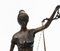 Statue der Gerechtigkeitsstatue aus Bronze mit der Waage Legal Justitia Themis 3