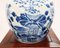 Urnas chinas de porcelana azul y blanca Nanking Temple. Juego de 2, Imagen 3