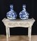 Vases Ming en Porcelaine dans des Urnes Bleues et Blanches, Set de 2 9