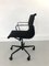 Sedia girevole EA 117 nera in alluminio di Charles & Ray Eames per Vitra, Immagine 10