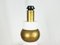 Italienische Tischlampe aus weißem Acrylglas & goldenem Metall, 1960er 5