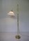 Lámpara de pie alemana regulable en altura de latón con pantalla de vidrio, años 50, Imagen 7