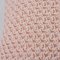 Handgemachtes Crochet Textures Kissen in Pastell Lachs von Com Raiz 4