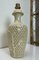 Lámpara de mesa china Mid-Century moderna de porcelana reticulada, años 60, Imagen 6