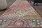 Alfombra de pasillo Oushak turca vintage de lana hecha a mano, años 60, Imagen 2