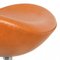 Poggiapiedi Egg in pelle color cognac di Arne Jacobsen, anni '90, Immagine 4