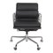 Sedia da ufficio EA-217 in pelle nera di Charles Eames per Vitra, Immagine 2