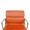 Sedia da ufficio Ea-217 in pelle color cognac di Charles Eames per Vitra, inizio XXI secolo, Immagine 3