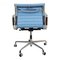 Blauer Ea-117 Bürostuhl mit Stoffbezug von Charles Eames für Vitra 3