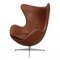 Egg chair in pelle color mokka di Arne Jacobsen per Fritz Hansen, Immagine 2