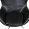 Egg chair in pelle nera di Arne Jacobsen per Fritz Hansen, Immagine 2