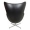 Egg chair in pelle nera di Arne Jacobsen per Fritz Hansen, Immagine 3