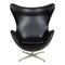 Chaise Egg en Cuir Noir par Arne Jacobsen pour Fritz Hansen 1