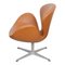 Silla Swan de cuero coñac de Arne Jacobsen para Fritz Hansen, Imagen 3