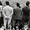 Stampa fotografica di Joana Biarnes, Jovenes Aburridos en el Hipódromo, 1968, Immagine 8