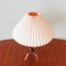 Lámpara de mesa danesa de madera y latón, años 50, Imagen 8