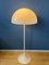 Lámpara de pie Panthella de Verner Panton para Louis Poulsen, años 70, Imagen 2