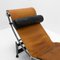 Chaise longue LC4 de cuero anilino coñac de Le Corbusier para Cassina, años 80, Imagen 6