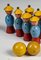 Spielzeug Bowling Spiel mit Figuren in gelben Hüten und Kugeln, 1940er, 12er Set 8