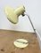 Lámpara de mesa industrial en beige de Metal Mot, años 60, Imagen 5