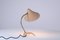 Lámpara de mesa Crowfoot de latón y beige atribuida a Cosack Leuchten, años 50, Imagen 3