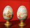 Uova decorative in terracotta dipinte a mano su supporti in legno dorato, Italia, set di 2, Immagine 13
