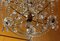 Italienischer Kronleuchter aus geschliffenem Kristallglas mit Perlen aus vergoldetem Eisen, 19. Jh 11