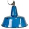 Industrielle Fabriklampe aus blauer Emaille mit Gusseisenplatte, 1960er 1