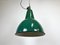 Industrielle Fabriklampe aus grüner Emaille mit Gusseisenplatte, 1960er 9