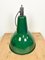 Industrielle Fabriklampe aus grüner Emaille mit Gusseisenplatte, 1960er 12
