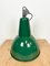 Industrielle Fabriklampe aus grüner Emaille mit Gusseisenplatte, 1960er 14