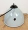 Industrielle grau emaillierte Fabriklampe mit Gusseisen Tischplatte, 1960er 15