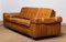 1970er skandinavisches brutalistisches 3-Sitzer Sofa mit niedrigem Rücken aus kamelfarbenem Leder 4