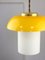 Lámpara colgante Mushroom Mid-Century de vidrio amarillo y latón, Imagen 3