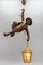 Lámpara colgante alemana grande con figura de escalador tallada y farol, años 30, Imagen 11