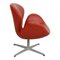 Swan Chair aus original rotem Leder von Arne Jacobsen für Fritz Hansen, 2000er 2