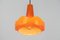 Lámpara colgante de vidrio naranja atribuida a Peill Putzler, Alemania, años 70, Imagen 5