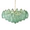 Lámpara de araña Poliedro de cristal de Murano verde con marco de metal dorado de Simoeng, Imagen 1